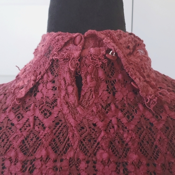 Lace Bodycon Dress by Nightcap/Carisa Rene - Picture 5 of 8